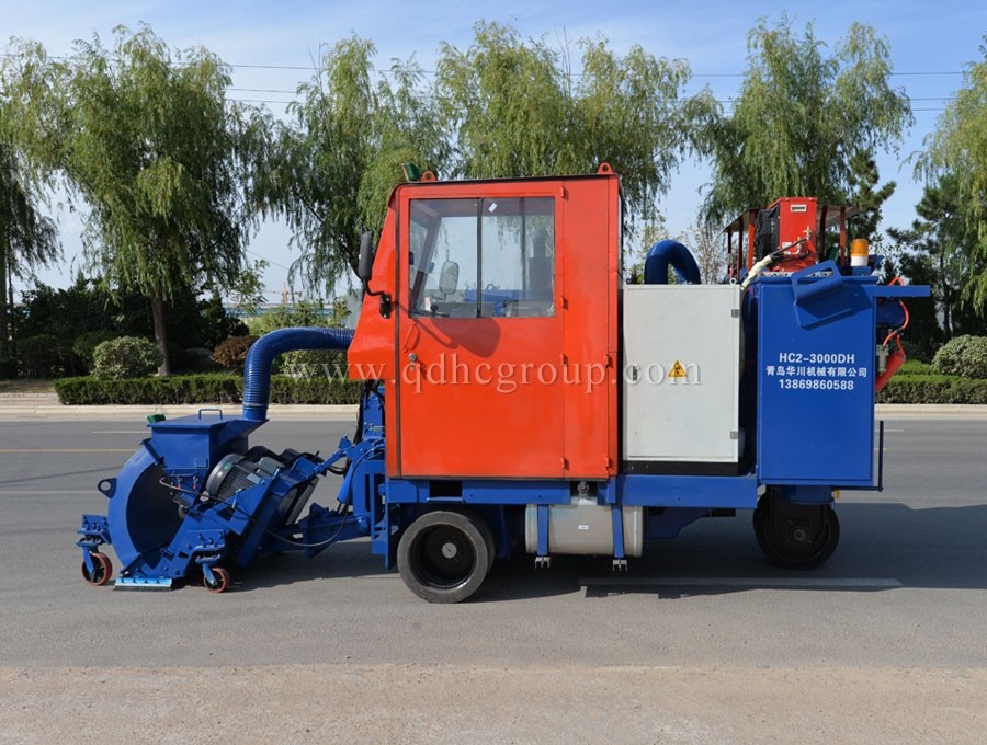 Driving type road shot blasting machine